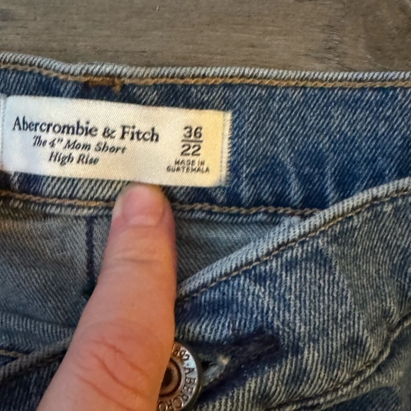 Abercrombie & Finch Mom Shorts - Picture 3 of 5
